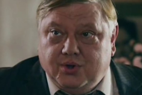 Кадр из фильма "Красотка" (2012)