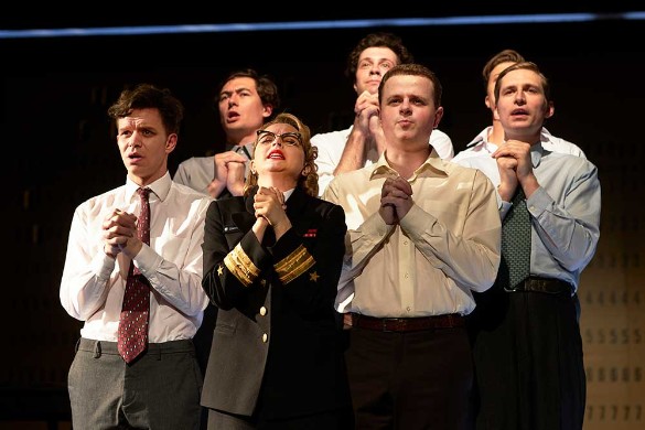 Фото: Сергей Петров (фотографии предоставлены Пресс-службой Театра Маяковского)