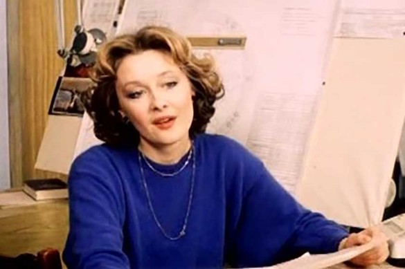 Кадр из фильма "Самая обаятельная и привлекательная" (1985)