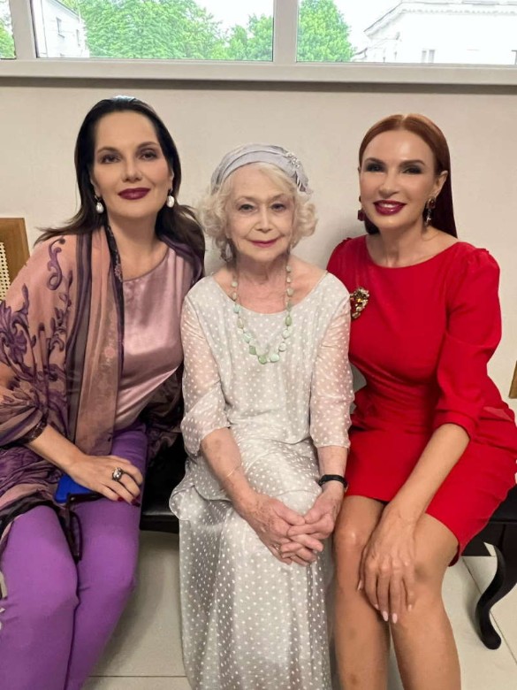 Нина Шацкая, Светлана Немоляева и Эвелина Бледанс. Фото: личный архив