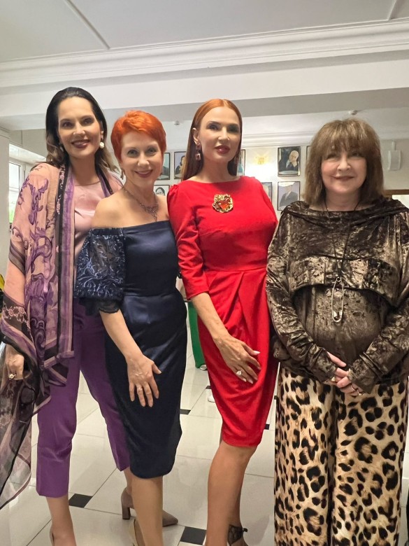 Нина Шацкая, Оксана Сташенко, Эвелина Бледанс и Катя Семенова. Фото: личный архив