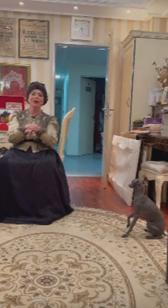 Надежда Бабкина и пес Топаз Сергеевич. Фото: telegram / @nadezhda_babkina