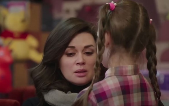 Кадр из сериала "Каспий 24" с Анастасией Заворотнюк: YouTube / @LeonidAgutin