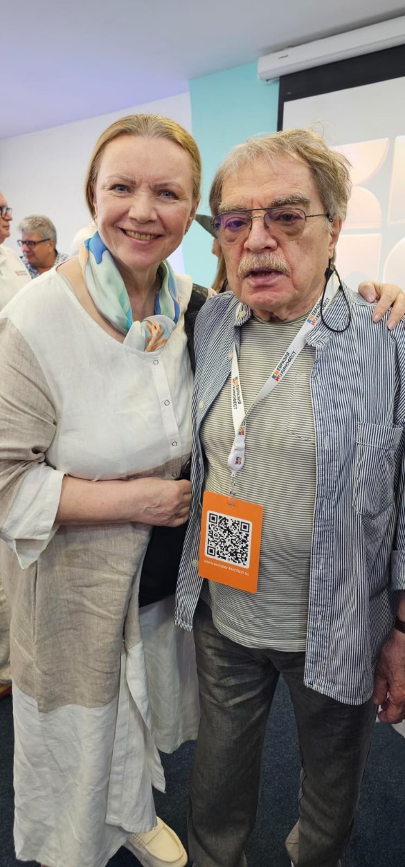 Александр Адабашьян и Валентина Теличкина. Фото: Дни.ру