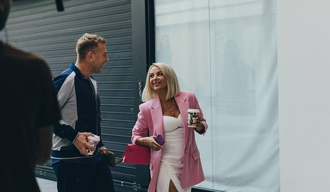 Появились первые фото со съемок сериала "Счастливы вместе"