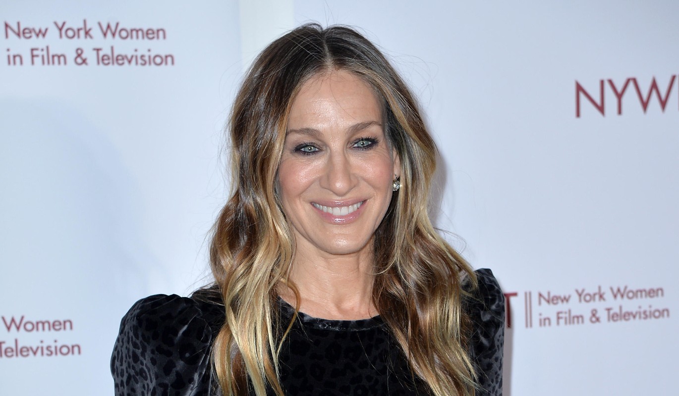 Выглядит как девочка: актриса Сара Джессика Паркер отмечает 59-летие