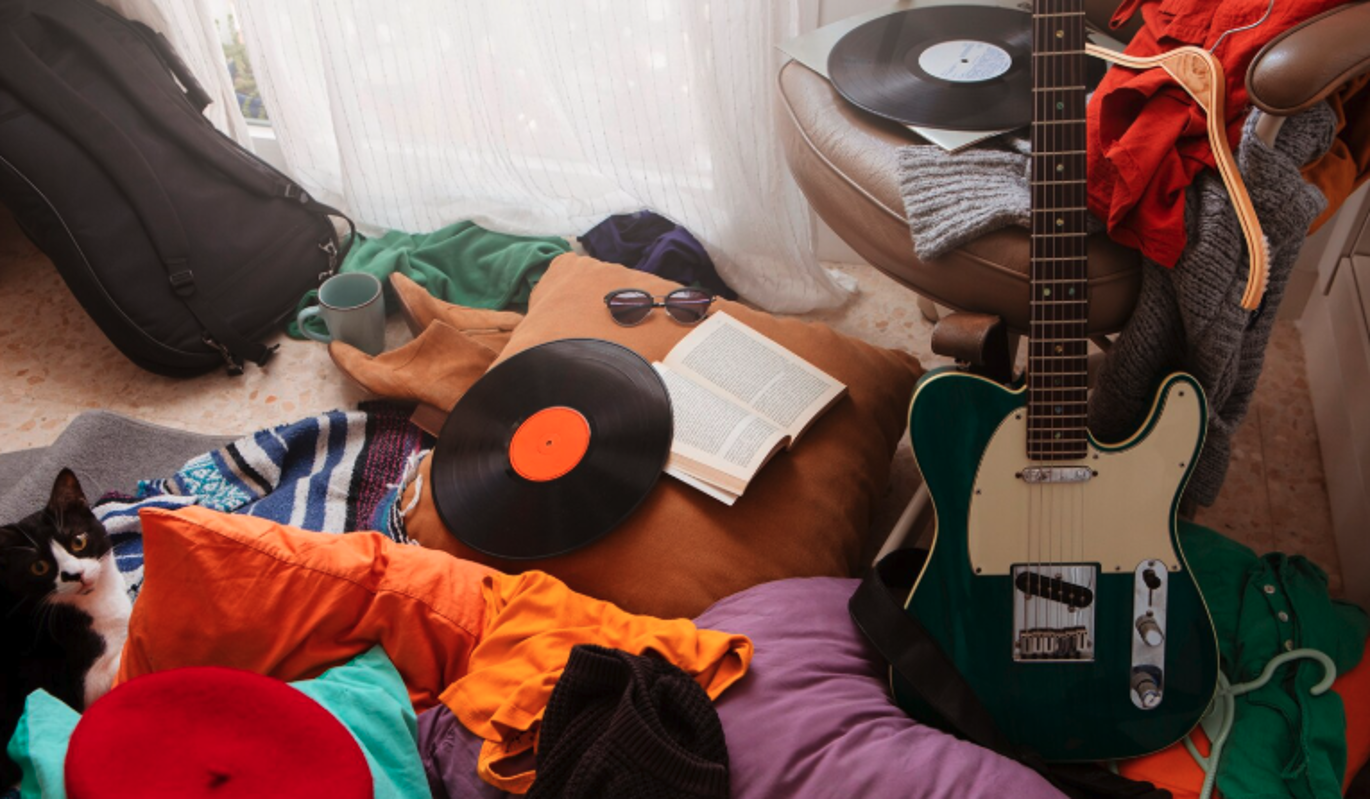 Адвокат назвал способ борьбы с соседями-любителями накапливать хлам в квартире