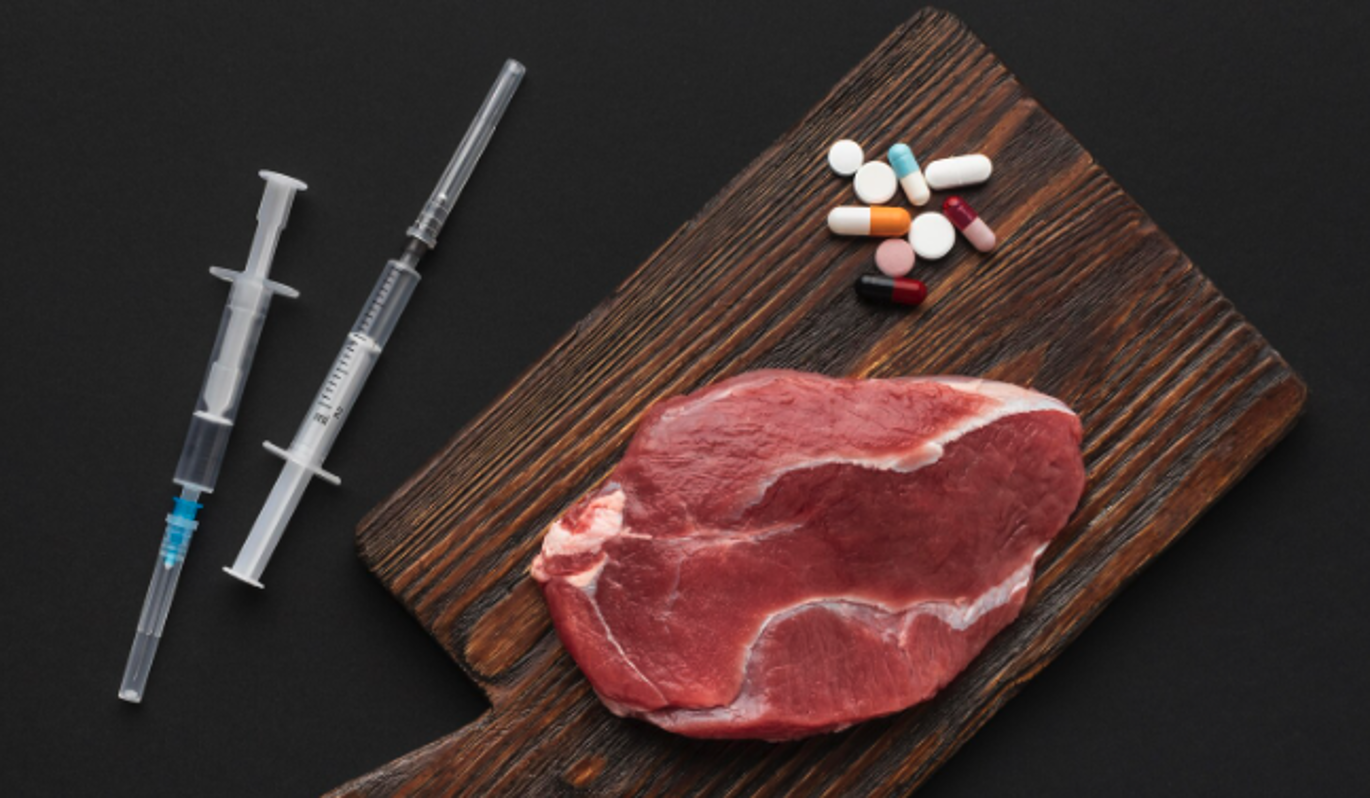 Россиян предупредили об опасности регулярного употребления мяса и молочки с антибиотиками