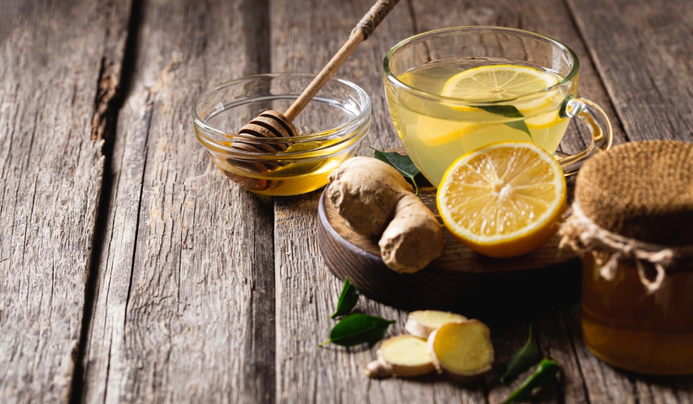 Что будет, если каждое утро пить теплую воду с лимоном, медом и имбирем?