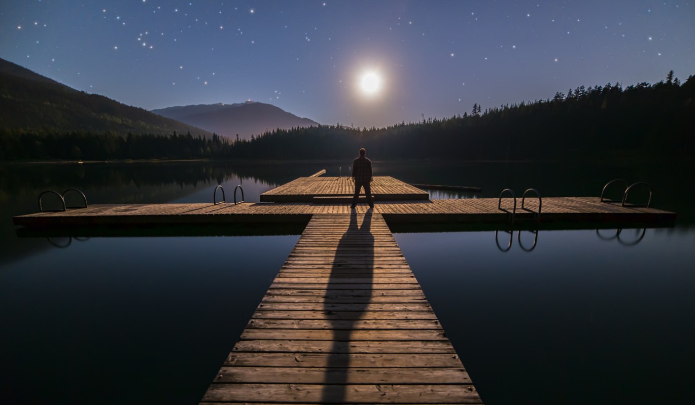 8 часов сна – это против нашей природы: выяснилось, сколько на самом деле спали наши предки