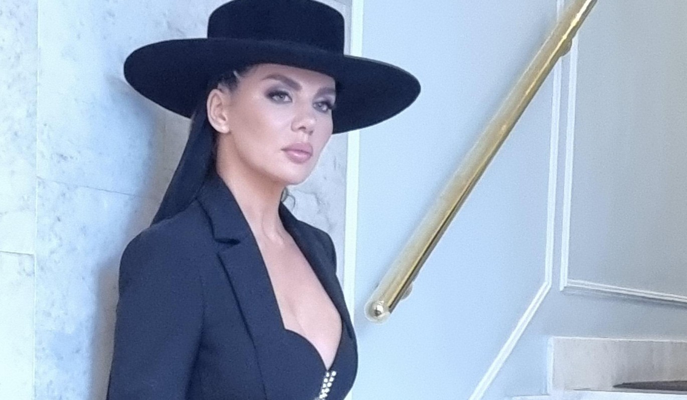 Очередь из чужих мужей: Седокову атакуют ревнивые жены, не дав опомниться после трагедии