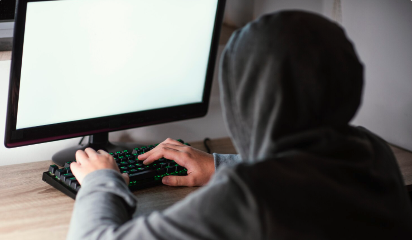 Мошенники стали писать россиянам в мессенджерах от имени представителей УК и ТСЖ