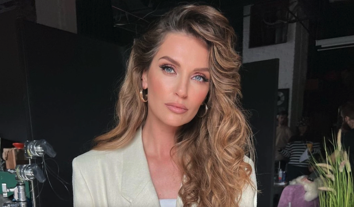 С солисткой группы "Фабрика" Сашей Савельевой случилось ужасное после родов: Рыдала целый час 