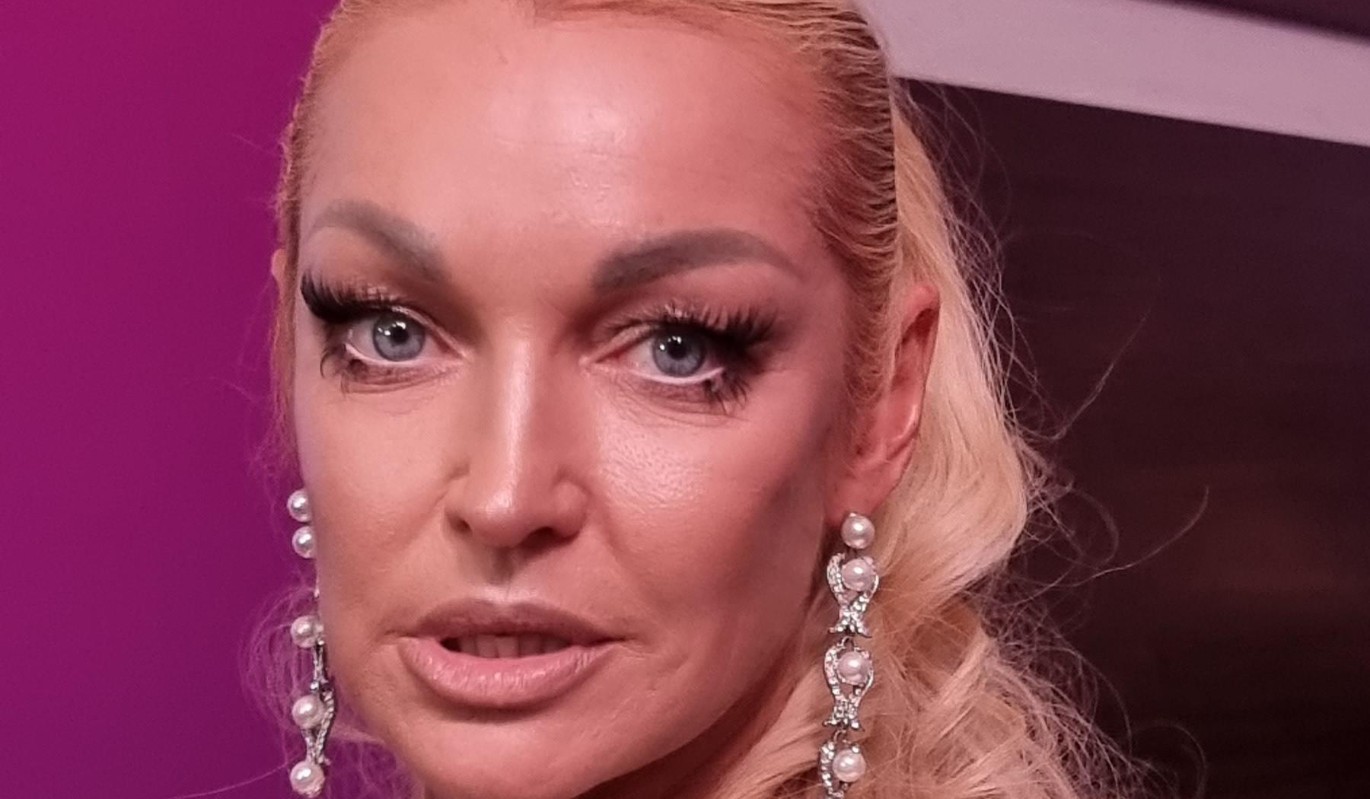 "Я не могу постоянно пить!": Волочкова раскрыла, как на самом деле устроен "звездный рехаб"