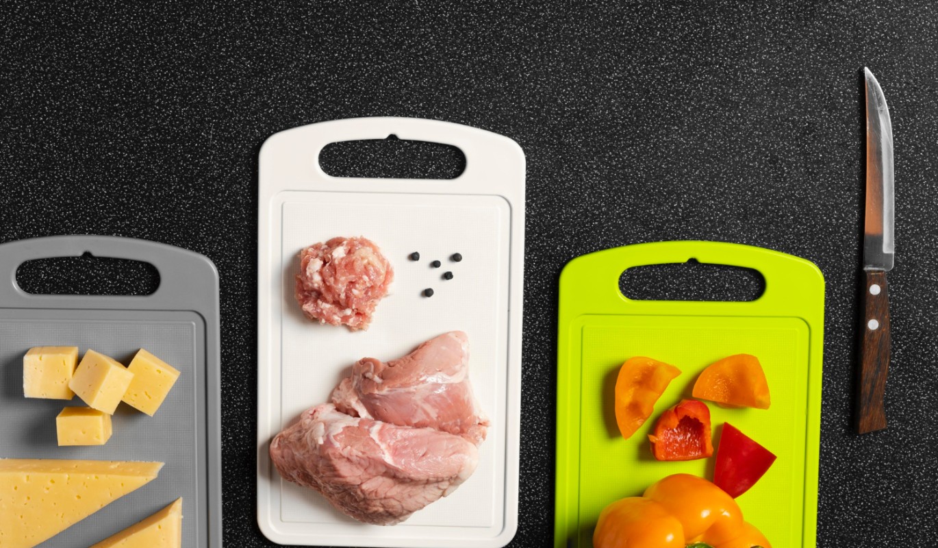 Доктор Мясников объяснил, можно ли на самом деле пользоваться пластиковыми досками