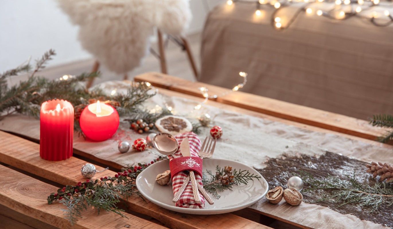 Что ни в коем случае нельзя ставить на стол в Новый год Лошади 2026, чтобы не навлечь несчастье на всю семью