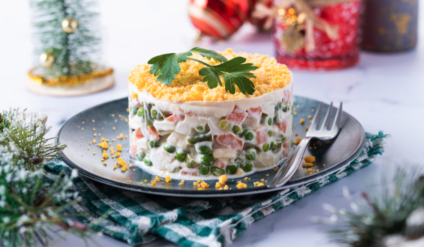 Новый год без боли в животе: какие блюда и напитки опасны для ЖКТ