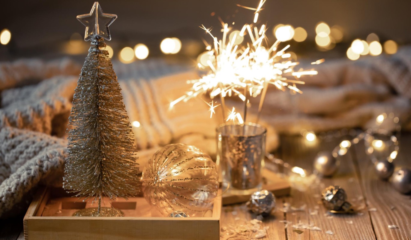 "А ты что, устала?": почему перед Новым годом хочется кричать, а не праздновать