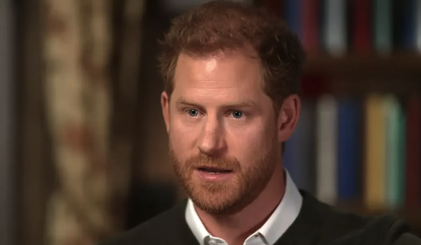 Принц Гарри вышел в свет под другой фамилией и скрыл все свои титулы