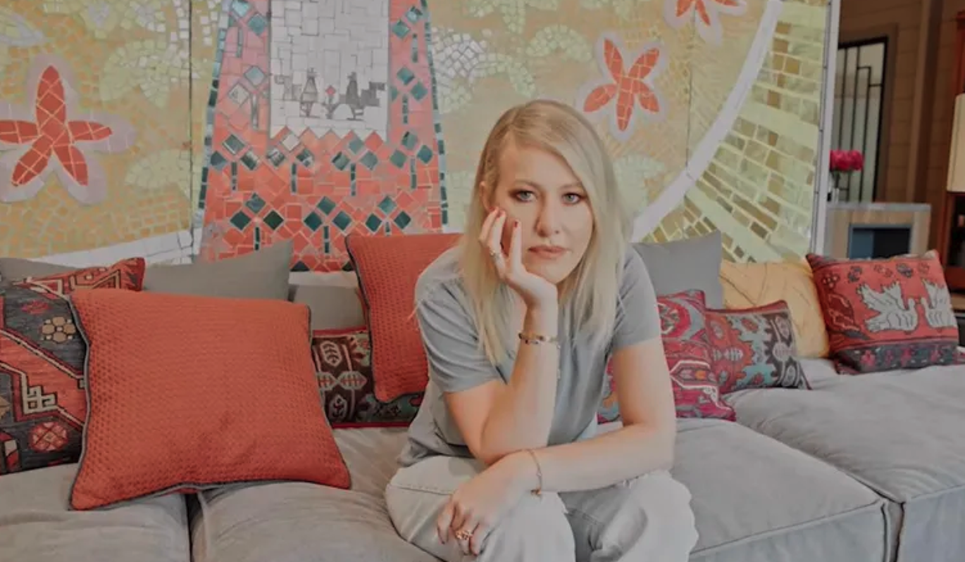 Декораторы раскрыли стоимость новогодней елки Собчак: Изысканная ручная работа