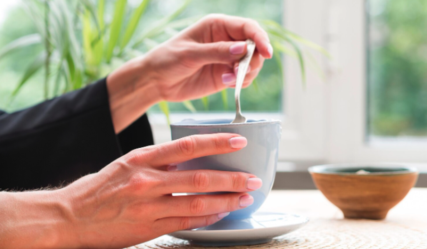 Чай значительно снижает риск переломов у пожилых людей — новое исследование 