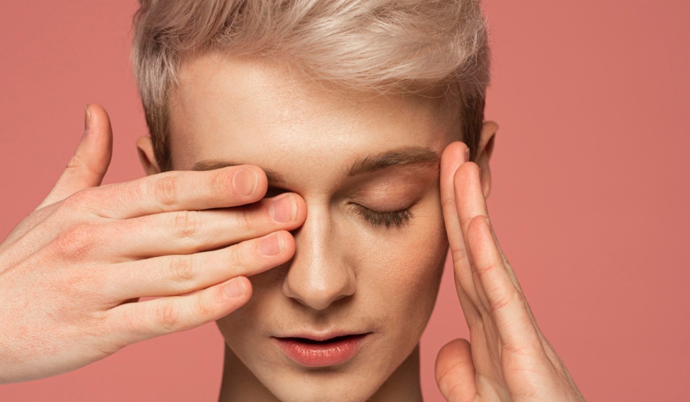 Забудьте про отеки: простая инструкция, как проснуться свежим после бурной ночи