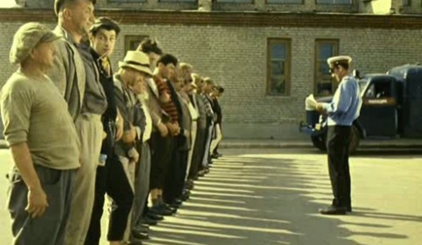 ТЕСТ "Огласите весь список, пожалуйста": узнаете ли вы советский шедевр по одной фразе о работе?