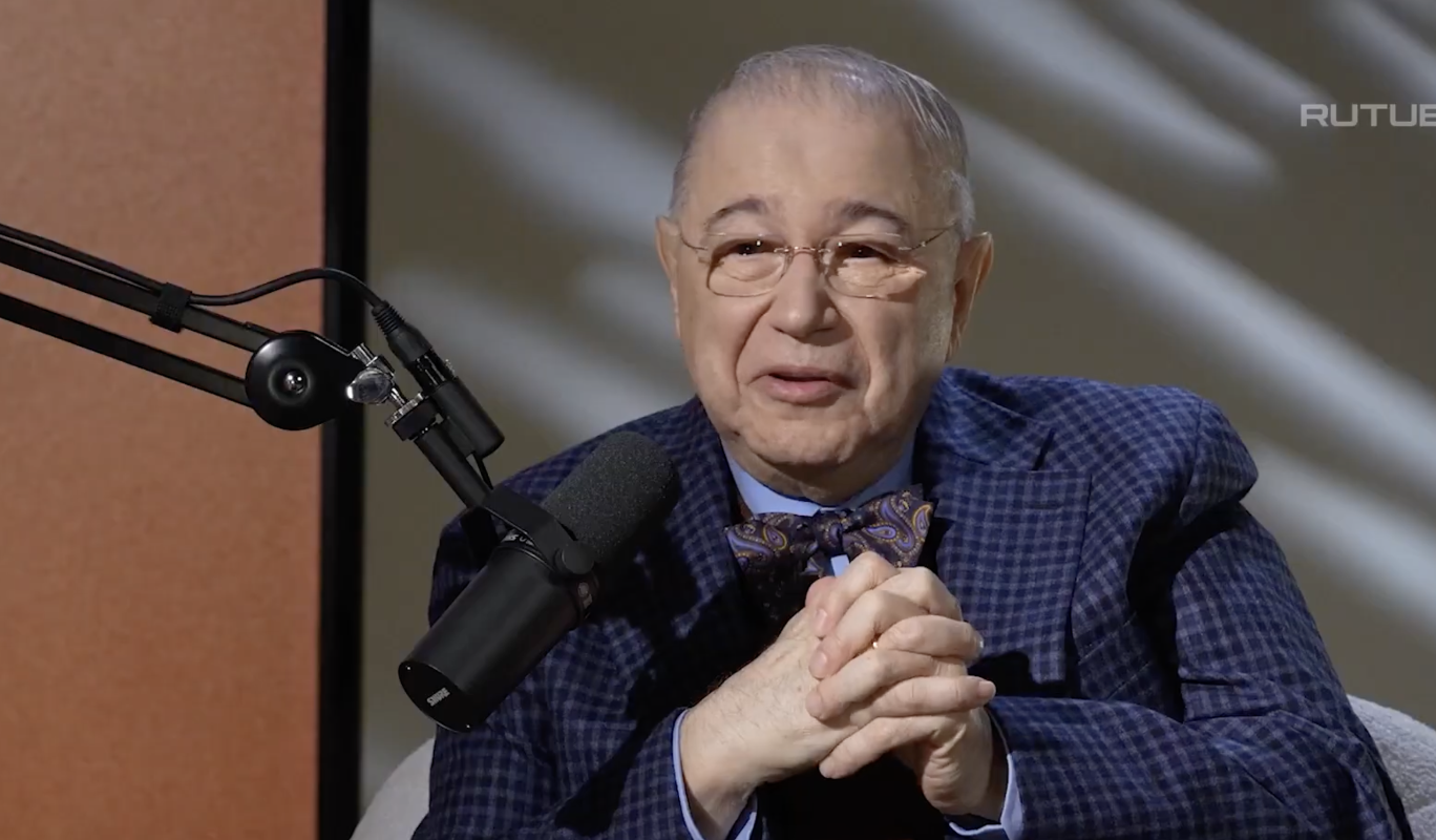 Не суррогатная мать: в сети раскрыли, как Брухунова на самом деле рожала детей Петросяну