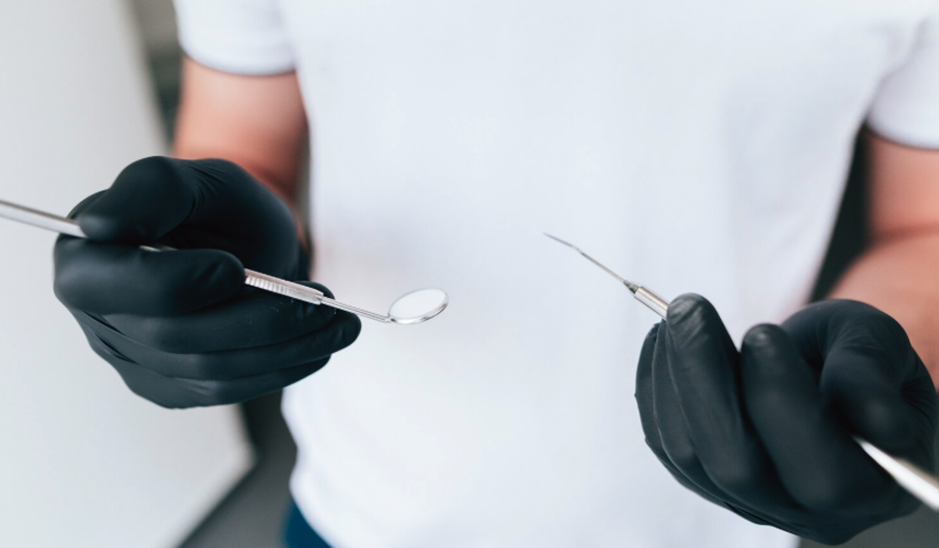 Жизнь женщины пошла под откос после посещения стоматолога – самая удивительная история дня