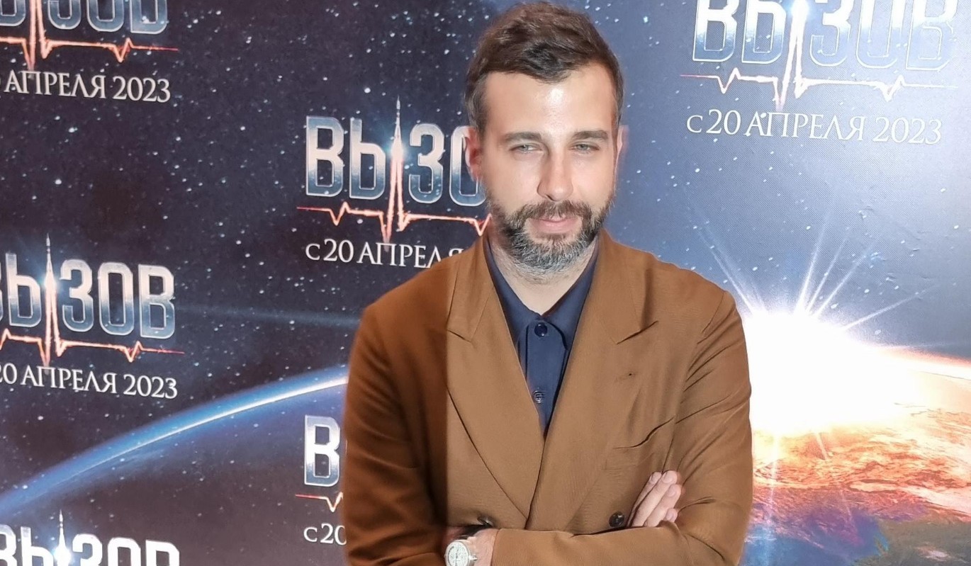 "У тебя никогда нет денег": жена публично отчитала уехавшего из страны Ивана Урганта 