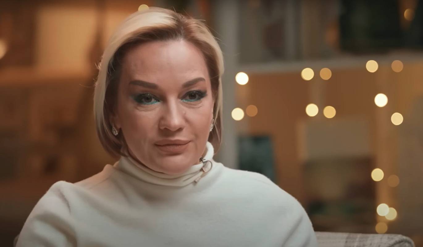 Буланова оказалась вымотана погодными условиями: Приходится танцевать на морозе