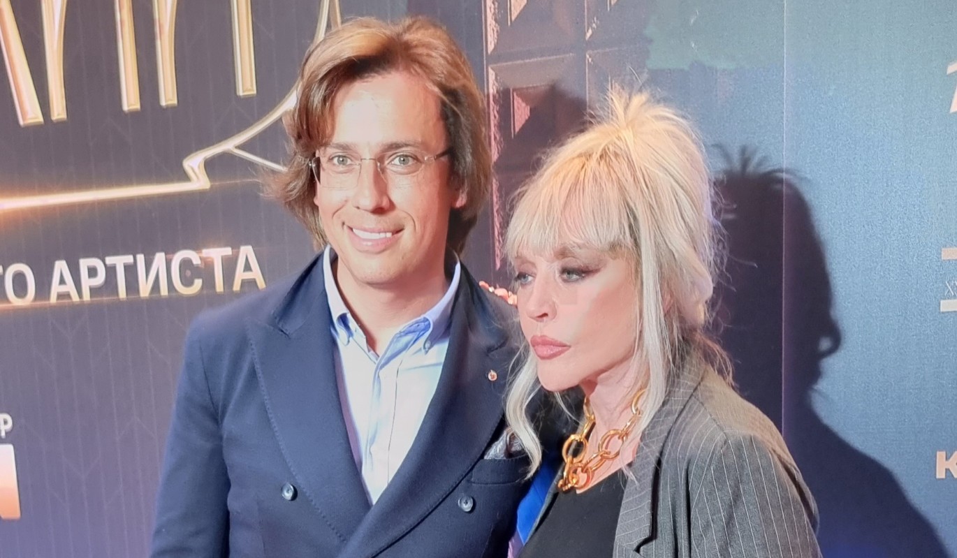 "Надо же протянуть удовольствие": муж Пугачевой Галкин* ответил на мольбы фанаток раздеться