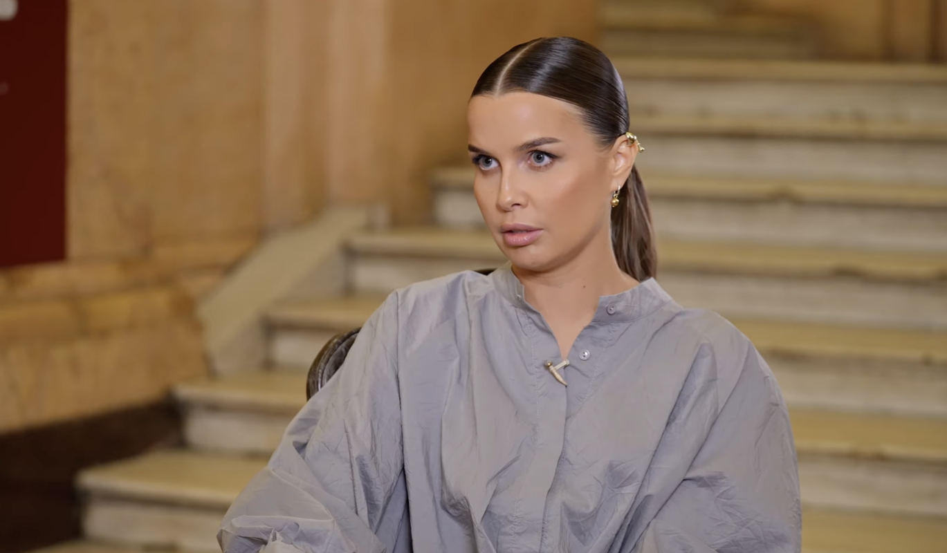 "Ну как не петь вживую?": исполнительница "Матушки-земли" пристыдила "плюнувшую" в фанатов Кадышеву