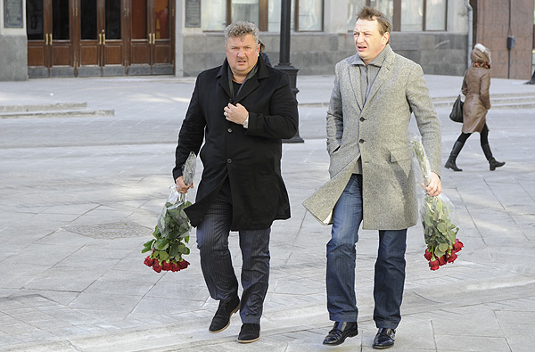 Марат Башаров (на фото справа)