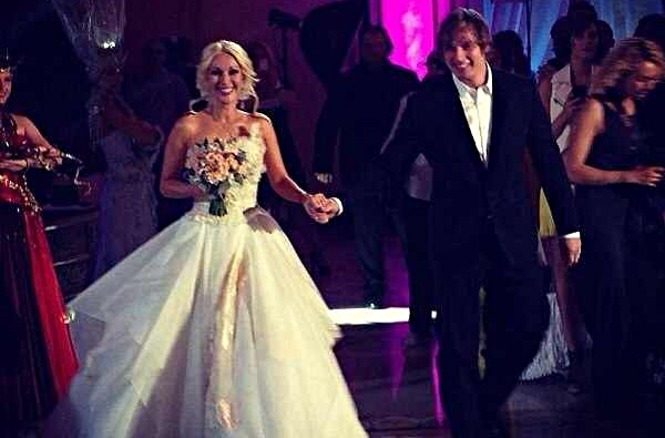 Лера Кудрявцева за вечер сменила три платья