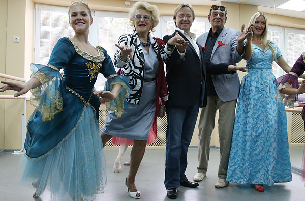 Режиссер Светлана Дружина, Дмитрий Харатьян, оператор Анатолий Мукасей и актриса Марина Майко