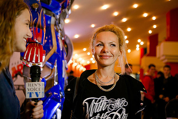 Маша Цигаль делилась с журналистами своим прекрасным настроением