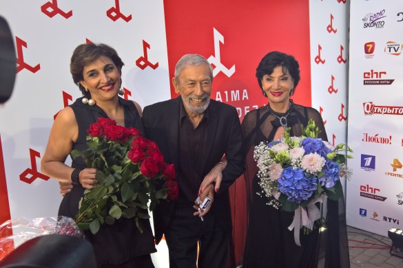 Эка Мамаладзе, Вахтанг Кикабидзе и Нани Брегвадзе. Фото: Феликс Грозданов/Dni.RU