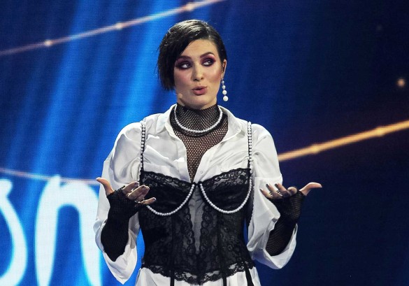 Украинская певица Maruv победила в номинации "Лучший русский артист".