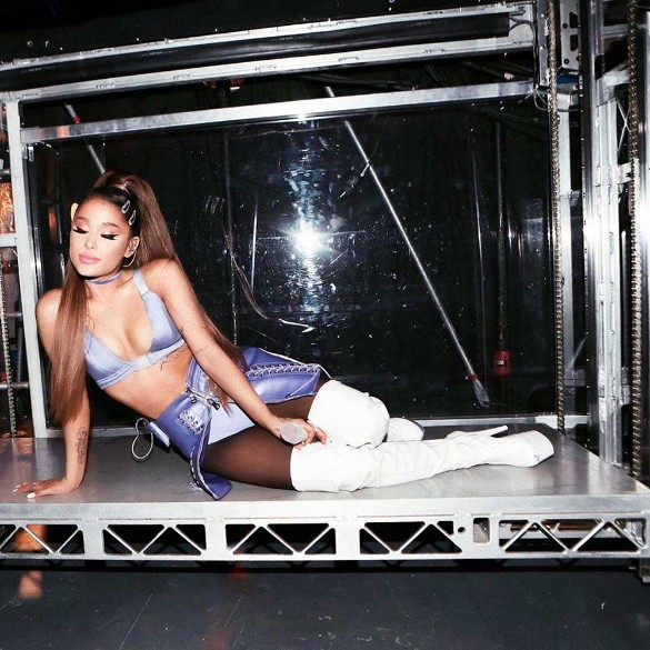 Ариана Гранде стала лидером по количеству номинаций, представ в семи категориях.