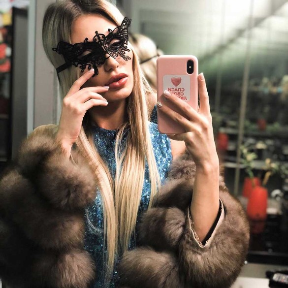 22-летняя участница "Дома-2" Розалия Райсон исполнила свою давнюю мечту. Она легла под хирургический нож ради новой груди.