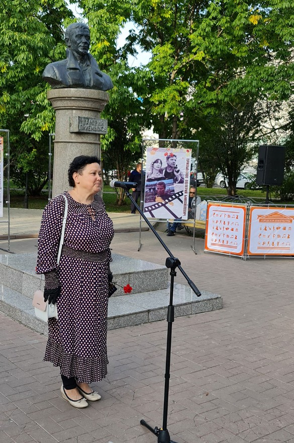 Руководитель пресс-службы фестиваля Ольга Шмырова рассказала о дружбе с актером и режиссером Валерием Приемыховым. Фото: Феликс Грозданов/Дни.ру