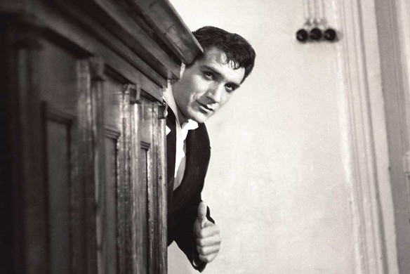 Армен Джигарханян. Кадр из «Привет, это я!». Фото: Russian Look/www.globallookpress.com