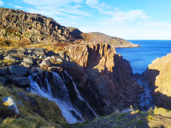 Батарейский водопад в Териберке. Фото: Екатерина Ежова