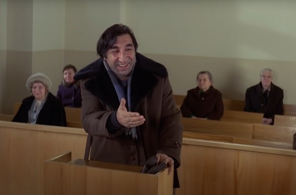 Фрунзик Мкртчян. Скриншот: YouTube-канал "Киноконцерн "Мосфильм"