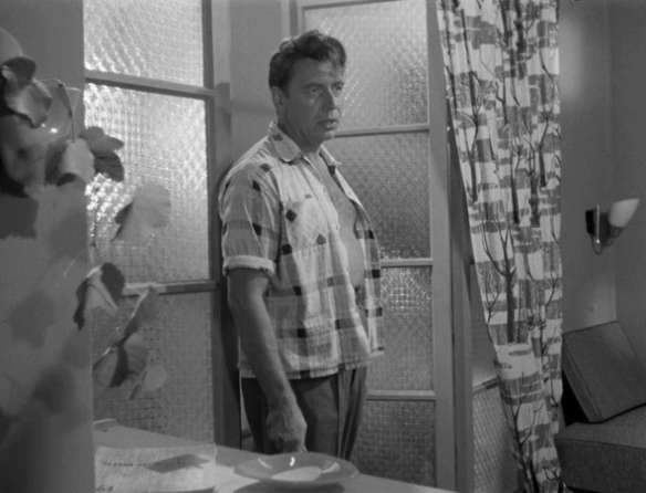 Кадр из фильма "Бриллиантовая рука" (1968)