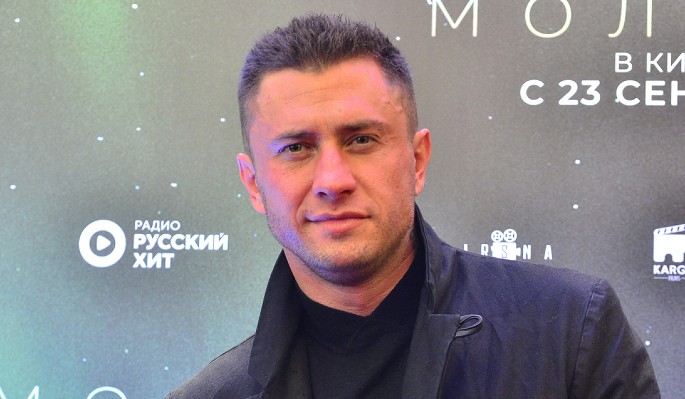 "Счастье любит тишину": Прилучного и Брутян раскритиковали из-за публичной демонстрации чувств "Счастье любит тишину": Прилучного и Брутян раскритиковали из-за публичной демонстрации чувств