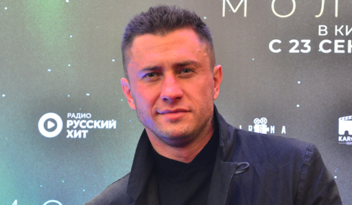 Прилучный поделился редким семейным кадром в честь важного события Прилучный поделился редким семейным кадром в честь важного события