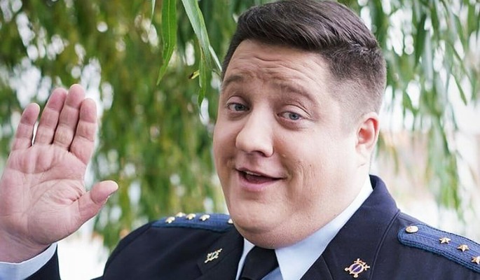 Не стало Романа Попова: чем запомнился звезда "Полицейского с Рублевки" Не стало Романа Попова: чем запомнился звезда "Полицейского с Рублевки"