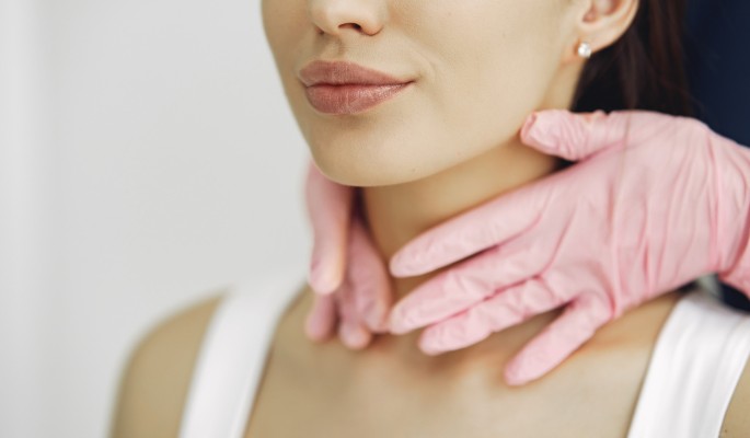 Вечно устали и не можете похудеть? Врач назвала 5 неочевидных признаков больной щитовидки  Вечно устали и не можете похудеть? Врач назвала 5 неочевидных признаков больной щитовидки